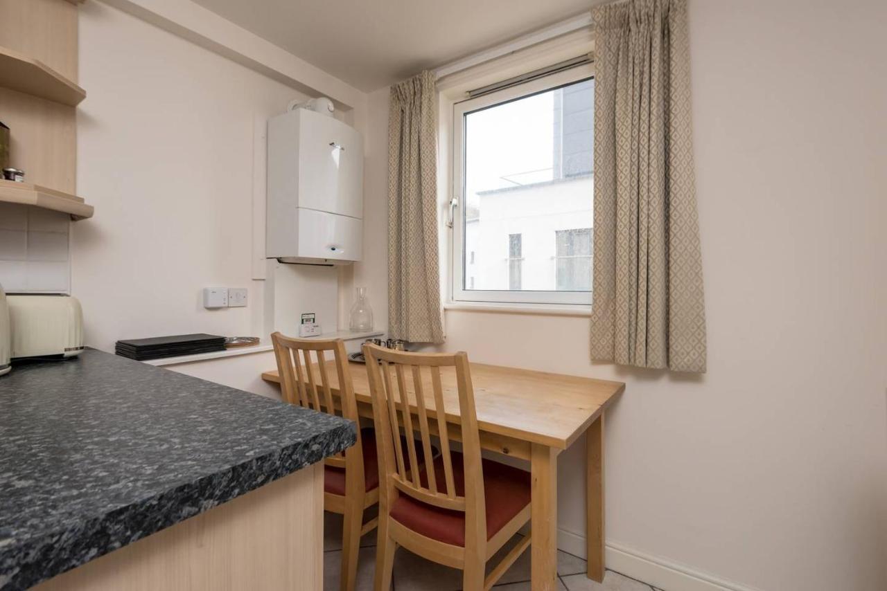 Joivy Old Town Apartment With Parking Close To Royal Mile Единбург Екстер'єр фото