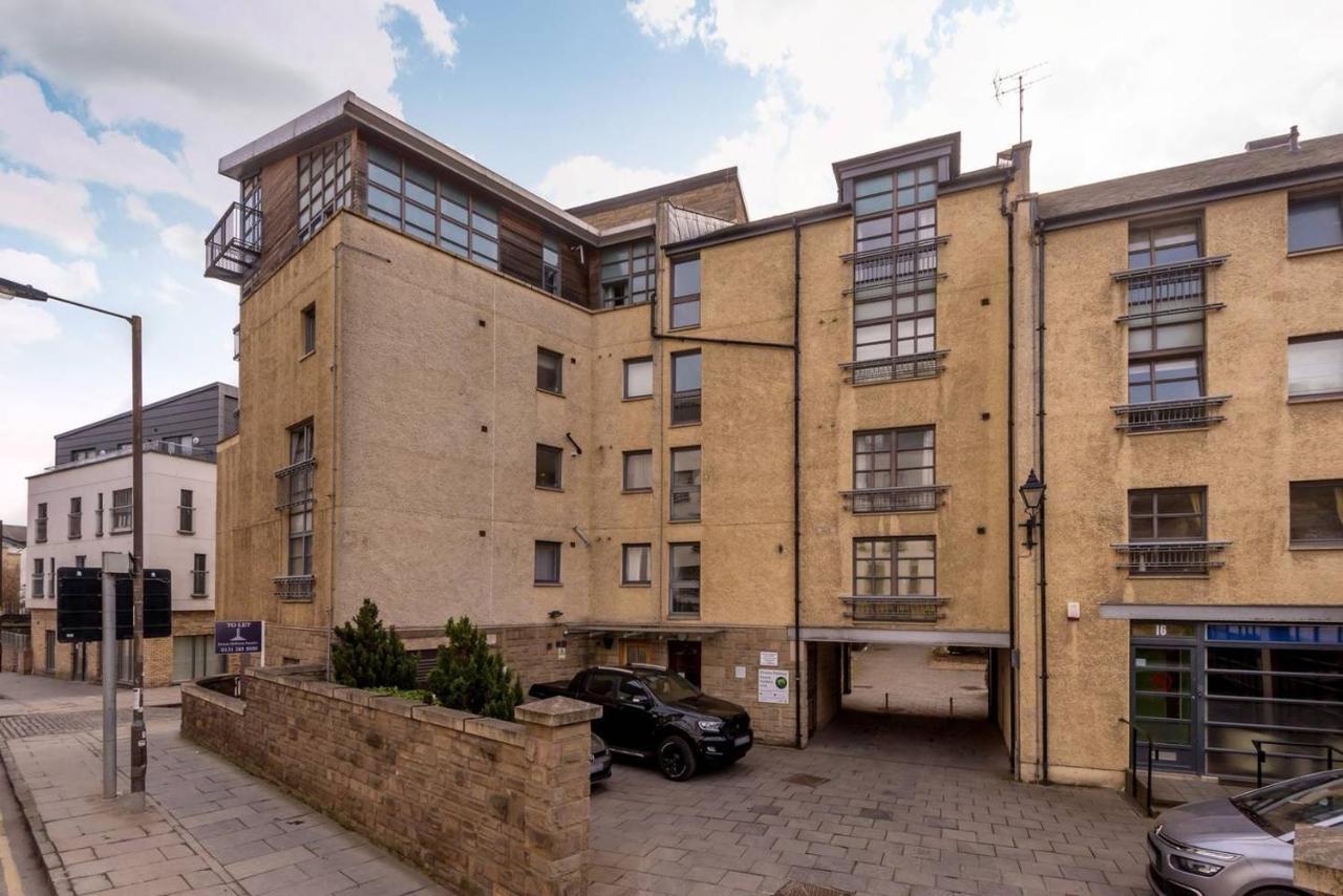 Joivy Old Town Apartment With Parking Close To Royal Mile Единбург Екстер'єр фото