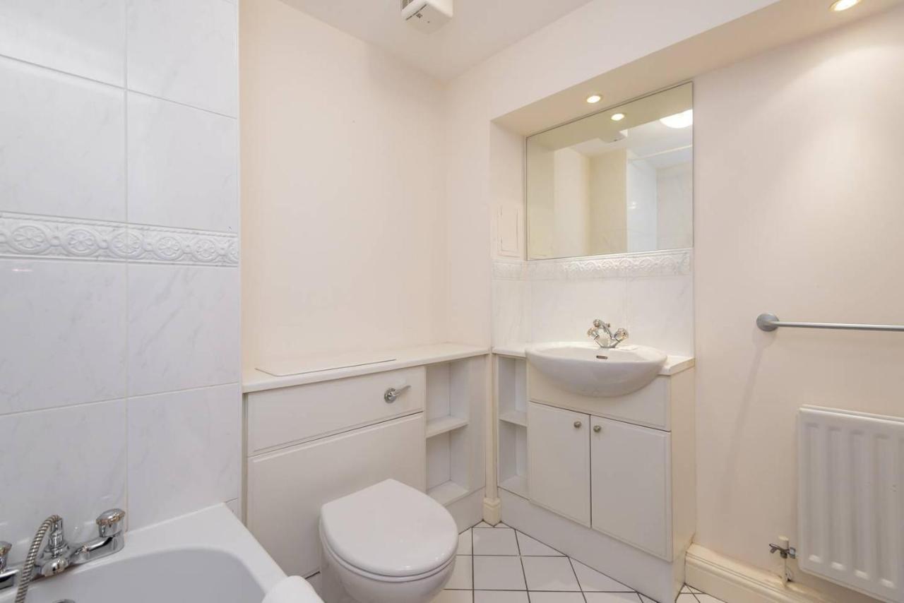 Joivy Old Town Apartment With Parking Close To Royal Mile Единбург Екстер'єр фото